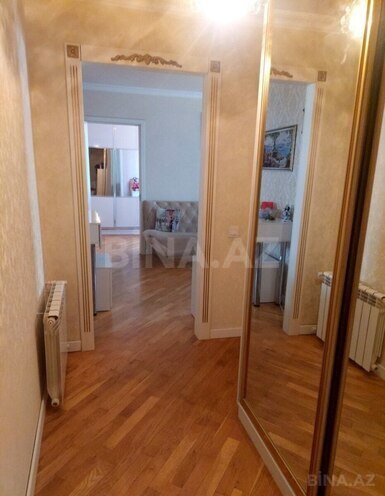 Продается 2-комн. вторичка 63 м², м. Низами, photo 1 from 12