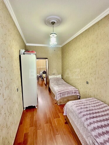 Продается 2-комн. вторичка 50 м², м. Кара Караев, photo 7 from 11