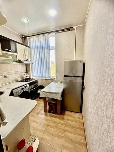 Продается 2-комн. вторичка 50 м², м. Кара Караев, photo 3 from 11