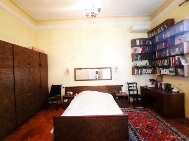 Satılır 4 otaqlı köhnə tikili 120 m², Sahil m., photo 13 from 19