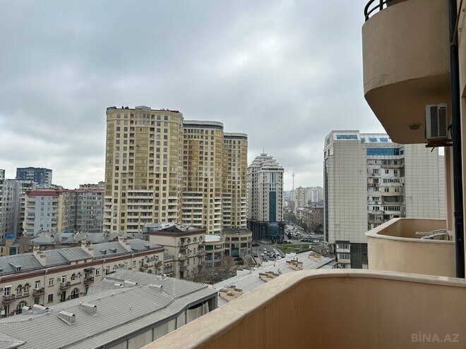 Продается 3-комн. новостройка 175 м², м. Низами, photo 8 from 16