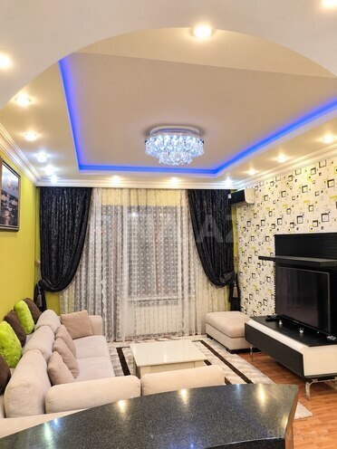 Сдаётся 2-комн. новостройка 60 м², м. Низами, photo 1 from 11