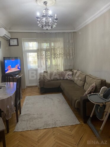 Satılır 4 otaqlı köhnə tikili 75 m², Nizami r., photo 1 from 13