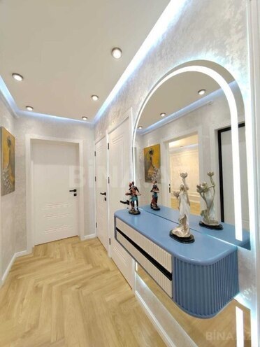 Продаётся 3-комн. вторичка 65 м², Хатаинский р., photo 1 from 19