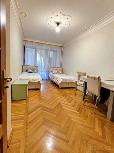 Satılır 3 otaqlı köhnə tikili 95 m², İnşaatçılar m., photo 11 from 12