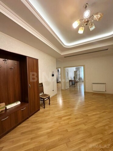Сдается 3-комн. новостройка 130 м², м. Иншаатчылар, photo 13 from 26