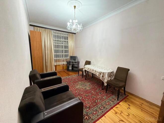 Satılır 3 otaqlı köhnə tikili 70 m², Qara Qarayev m., photo 1 from 15
