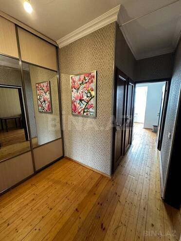 Satılır 2 otaqlı köhnə tikili 60 m², İnşaatçılar m., photo 17 from 22