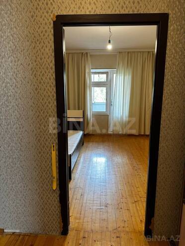 Satılır 2 otaqlı köhnə tikili 60 m², İnşaatçılar m., photo 15 from 22
