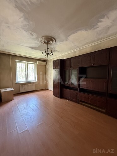 Продается 2-комн. вторичка 65 м², м. Ази Асланов, photo 1 from 10