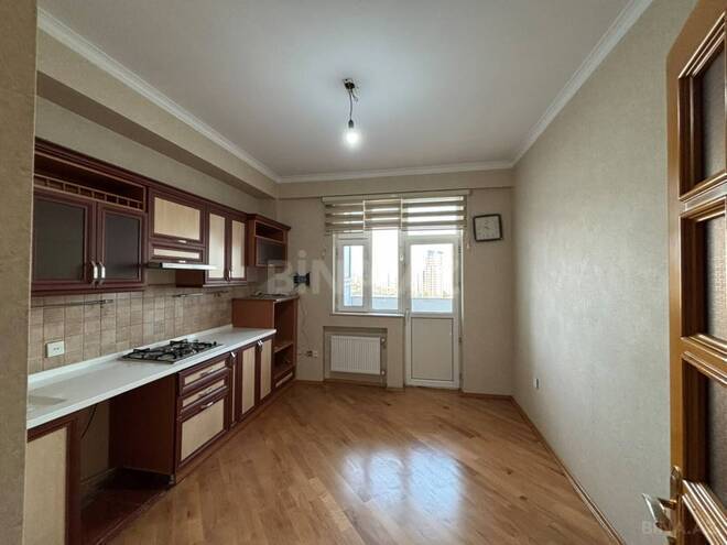 Satılır 3 otaqlı köhnə tikili 115 m², Yasamal r., photo 10 from 17