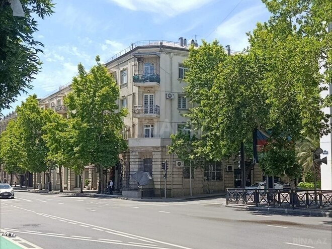 Satılır 3 otaqlı köhnə tikili 96 m², 28 May m., photo 1 from 25