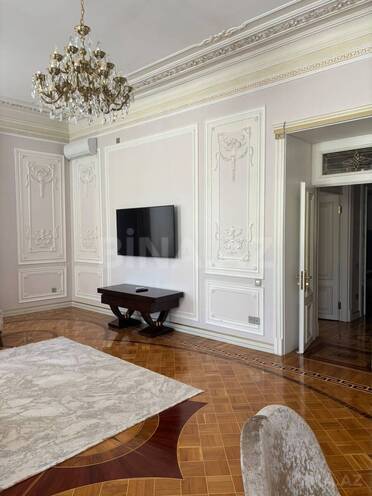 İcarəyə verilir 4 otaqlı köhnə tikili 150 m², Nizami m., photo 1 from 15
