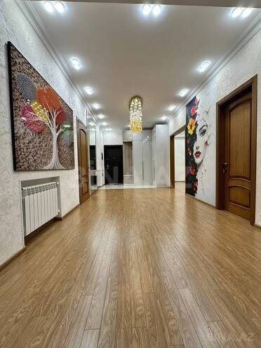 Продаётся 3-комн. новостройка 136 м², м. Нефтчиляр, photo 1 from 14