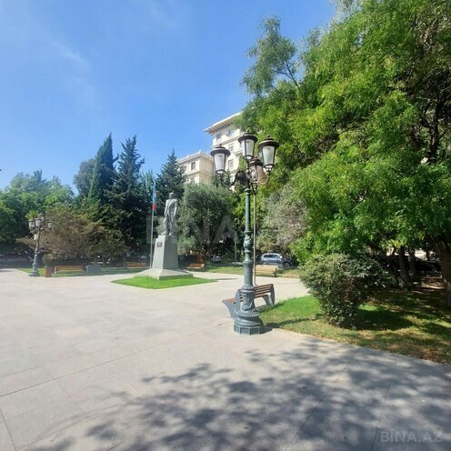 Satılır 2 otaqlı köhnə tikili 90 m², Nəsimi r., photo 3 from 18
