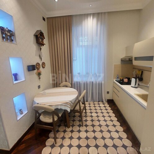Satılır 2 otaqlı köhnə tikili 90 m², Nəsimi r., photo 16 from 18