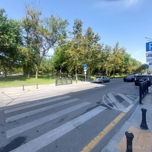 Satılır 2 otaqlı köhnə tikili 90 m², Nəsimi r., photo 4 from 18