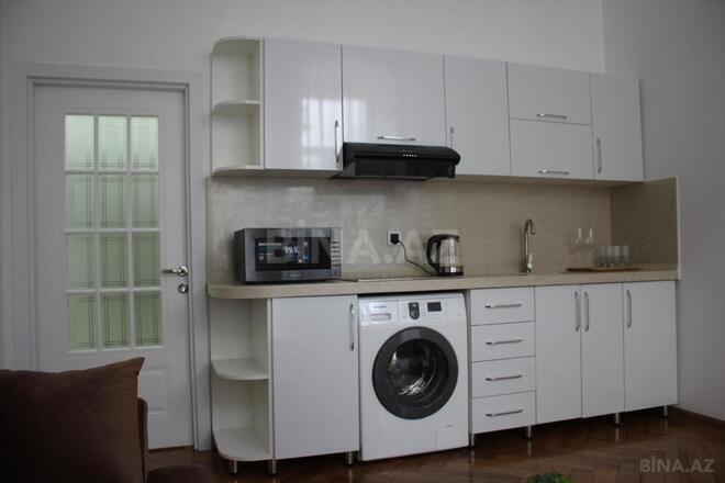 İcarəyə verilir 2 otaqlı köhnə tikili 75 m², Sahil m., photo 6 from 13