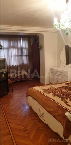 İcarəyə verilir 3 otaqlı köhnə tikili 110 m², Elmlər Akademiyası m., photo 1 from 10