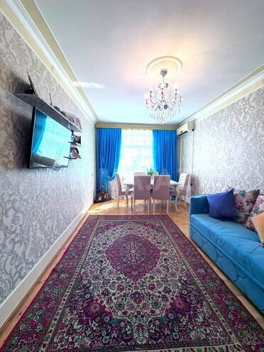 Satılır 3 otaqlı köhnə tikili 70 m², Yeni Günəşli q., photo 1 from 21