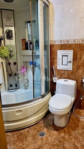 İcarəyə verilir 2 otaqlı yeni tikili 110 m², 28 May m., photo 8 from 10