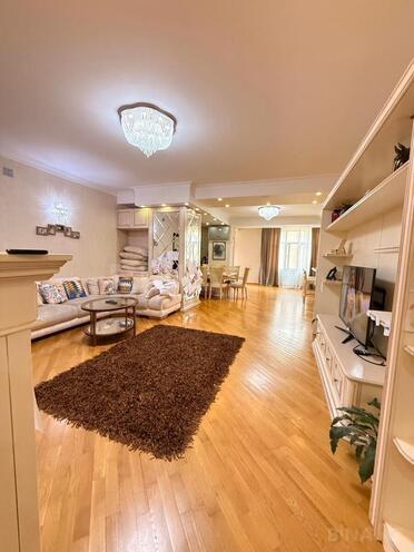 Продается 4-комн. новостройка 175 м², м. 28 мая, photo 1 from 18