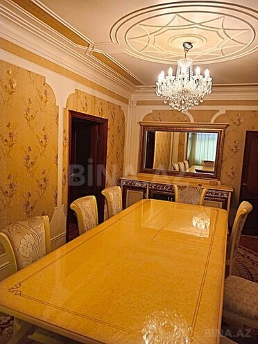 Satılır 5 otaqlı köhnə tikili 120 m², Xalqlar Dostluğu m., photo 1 from 17