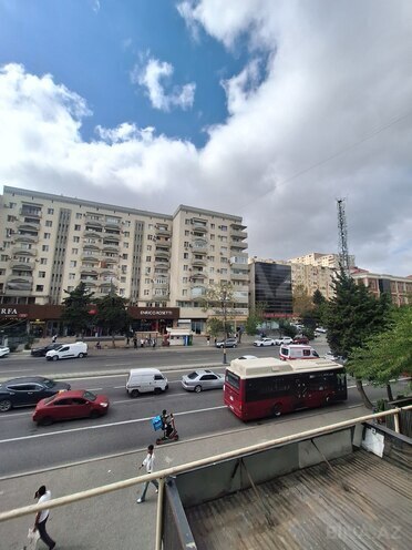 Продаётся 2-комн. вторичка 45 м², м. Иншаатчылар, photo 3 from 16