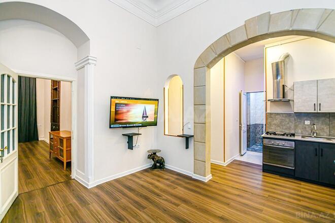 İcarəyə verilir 5 otaqlı köhnə tikili 165 m², Sahil m., photo 11 from 29