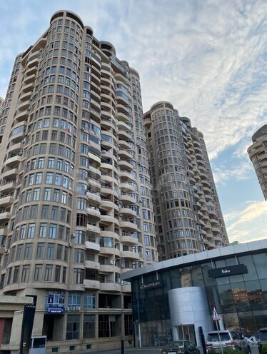 Продается 2-комн. новостройка 80 м², м. Шах Исмаил Хатаи, photo 1 from 6