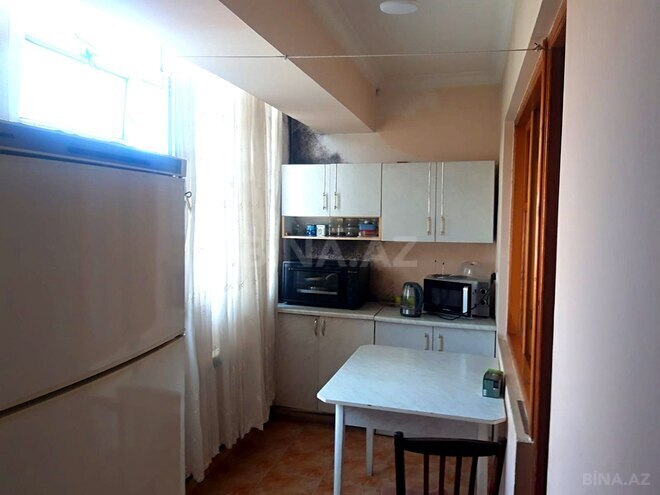 Satılır 2 otaqlı köhnə tikili 75 m², Qara Qarayev m., photo 6 from 16