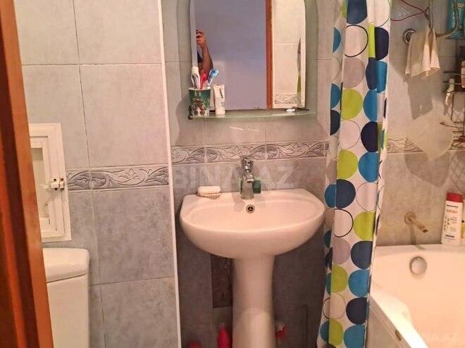 Satılır 2 otaqlı köhnə tikili 75 m², Qara Qarayev m., photo 15 from 16