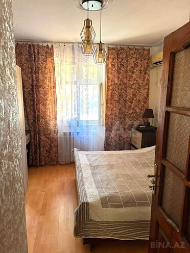 Satılır 2 otaqlı köhnə tikili 90 m², Qara Qarayev m., photo 6 from 27