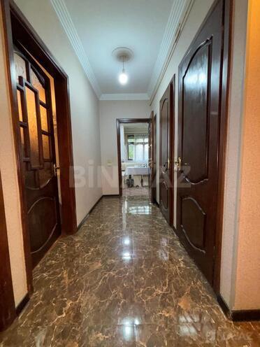 Продаётся 3-комн. вторичка 100 м², Абшеронcкий  р., photo 14 from 27