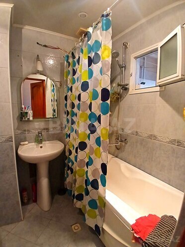Продаётся 3-комн. вторичка 75 м², м. Кара Караев, photo 19 from 21