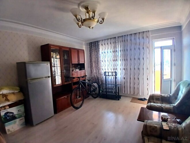 Продаётся 3-комн. вторичка 75 м², м. Кара Караев, photo 3 from 21