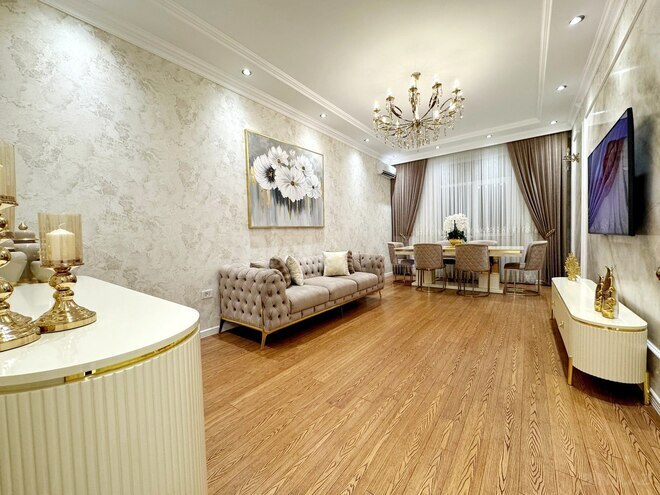 Продаётся 4-комн. новостройка 125 м², м. 8 ноября, photo 1 from 12