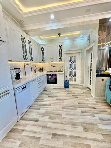 Продаётся 3-комн. новостройка 94 м², м. Кара Караев, photo 3 from 18