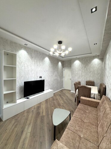 Сдаётся 2-комн. новостройка 75 м², м. Ази Асланов, photo 1 from 18