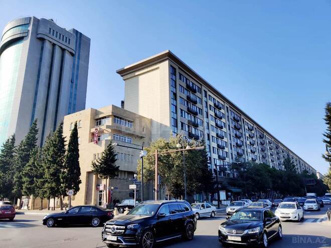 Satılır 2 otaqlı köhnə tikili 65 m², Gənclik m., photo 1 from 24