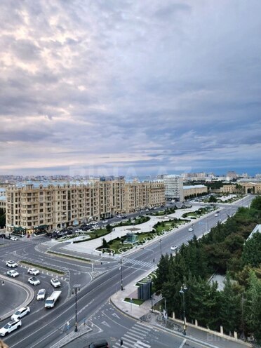 Satılır 2 otaqlı köhnə tikili 45 m², Gənclik m., photo 1 from 12