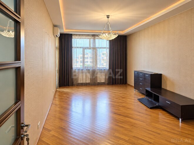 Продается 3-комн. новостройка 92 м², м. 28 мая, photo 1 from 16