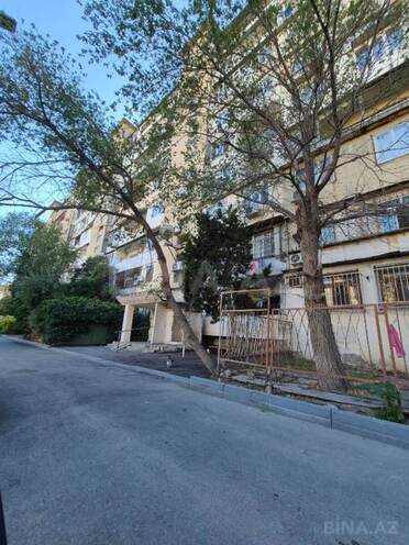 Satılır 2 otaqlı köhnə tikili 50 m², İnşaatçılar m., photo 1 from 10