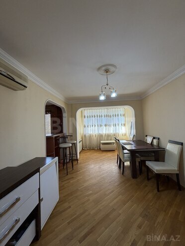 Продаётся 2-комн. вторичка 50 м², м. Нефтчиляр, photo 1 from 18