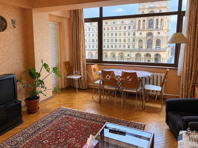 Satılır 2 otaqlı köhnə tikili 50 m², Sahil m., photo 5 from 13