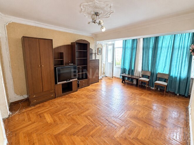 Продается 2-комн. вторичка 50 м², м. Гянджлик, photo 1 from 12