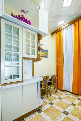 Сдаётся 4-комн. вторичка 145 м², м. Сахил, photo 9 from 32