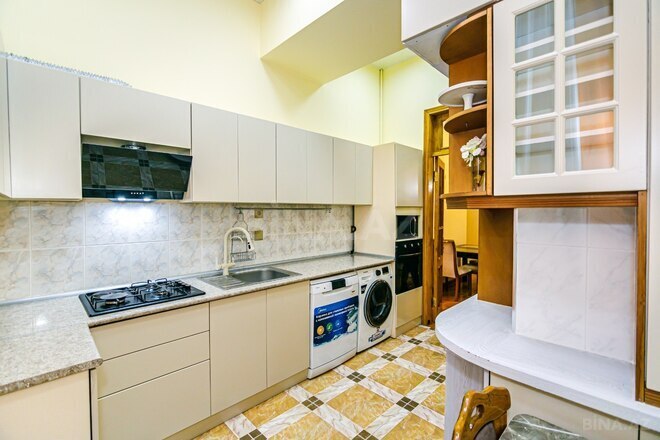 Сдаётся 4-комн. вторичка 145 м², м. Сахил, photo 10 from 32