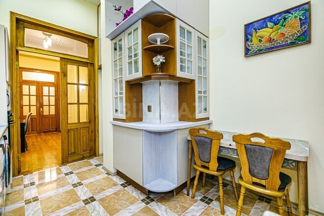 Сдаётся 4-комн. вторичка 145 м², м. Сахил, photo 13 from 32