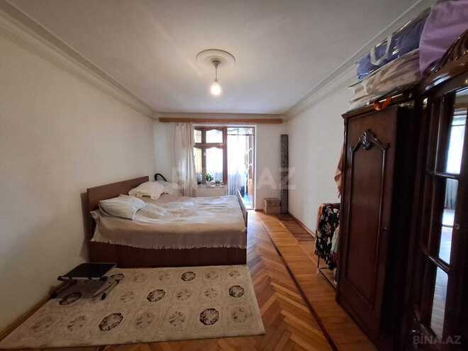 Продаётся 3-комн. вторичка 70 м², м. Кара Караев, photo 12 from 13